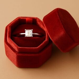 Moissanite 1ct Princess Cut Sterling Silver Ring Size 8 - New